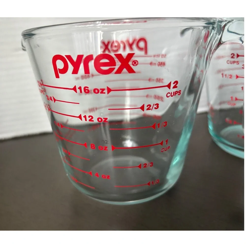 Pyrex Glass Measuring Cup Set 2 Cup 16 oz Red Lettering Clear Glass Lot of 2